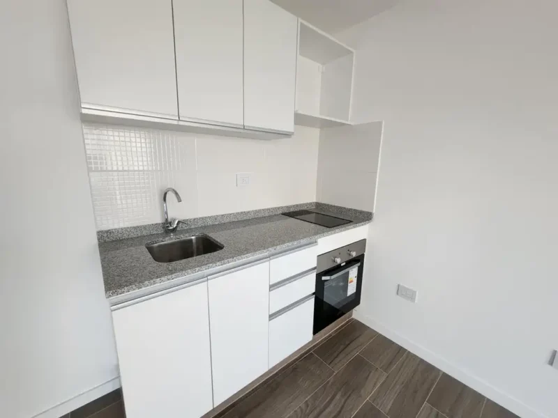 Av San Juan 1900, Piso 5